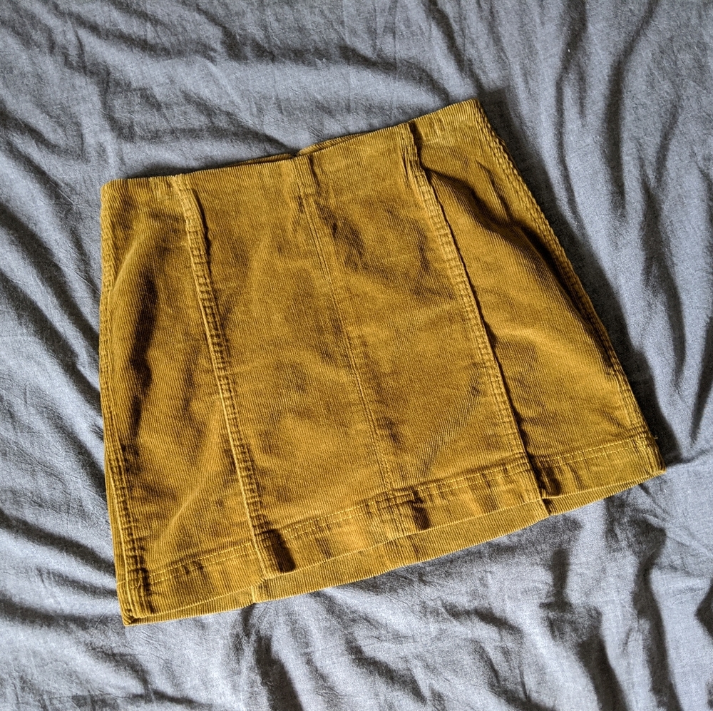 💛 NWOT Corduroy Mustard Yellow Mini Skirt 💛